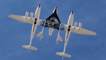 Virgin Galactic начнет испытания туристического космического корабля