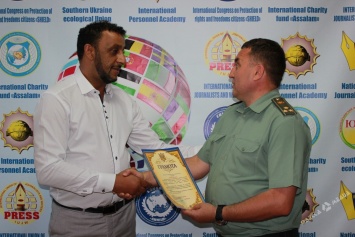 Президент Международной организации «Щит» получил грамоту начальника Военного госпиталя (фото)