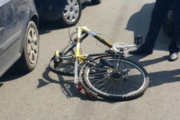 В Кременчуге Таврия сбила велосипедиста