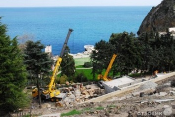 Снос самовольных построек в прибрежной зоне Крыма планируют начать с сентября