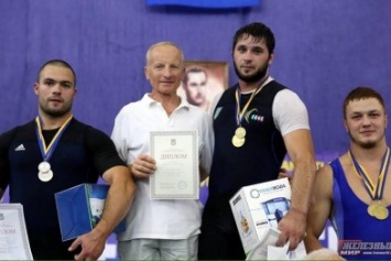 Тяжелоатлет из Бердянска победил в престижном турнире
