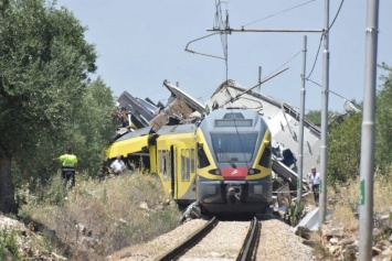 Столкновение поездов в Италии: Количество жертв превысило 10 человек