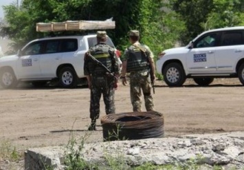 Представители ОБСЕ зафиксировали возле моста Станицы Луганской повреждения от гранатометов
