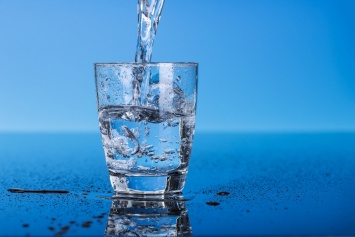 Ученые: Недостаток воды в организме приводит к ожирению