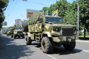 Полиция Мариуполя получила в подарок спецавтомобили КрАЗ (ФОТО)