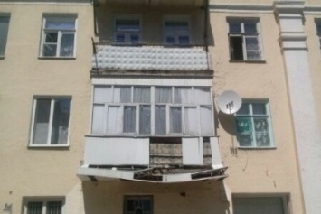 Балкон в Краматорске может стать причиной трагедии