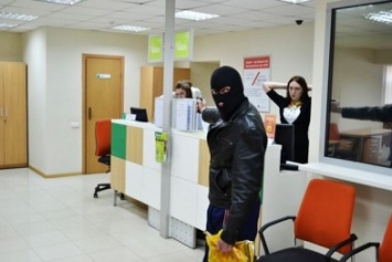 В центре Киева неизвестный ограбил банк