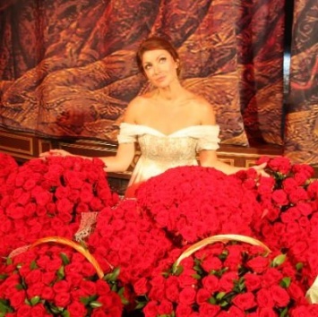Актриса Анастасия Макеева выбирает свою любовь среди своих фанатов