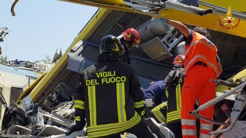 "Черный вторник" для Италии: число жертв столкновения пассажирских поездов неуклонно растет