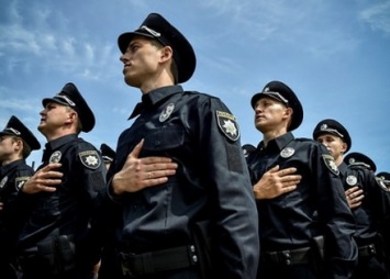 В Киеве в полицию набирают 90 участковых и 130 следователей