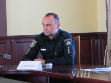 Девять патрульных полицейских оставили службу на Закарпатье