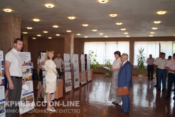 Юрий Вилкул подписал меморандум с 18-ю предприятиями о сотрудничестве в сфере услуг (фото)