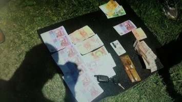 На Ивано-Франковщине капитан полиции попался на взятке (фото, видео)