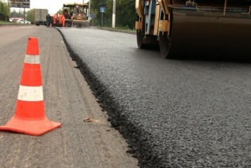 Дилемма: Подрядчики не знают, как ремонтировать дороги в Симферополе - днем запрещают власти, а ночью ругаются местные жители