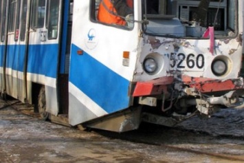В Киеве столкнулись трамваи