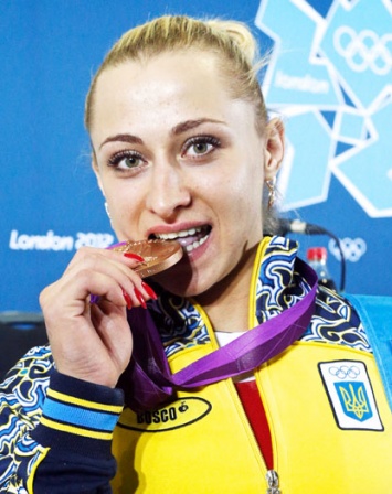 Тяжелоатлетка Ю. Калина лишилась Олимпийской медали