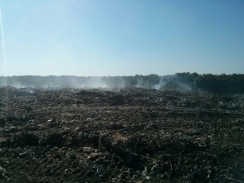 На свалке под Киевом загорелся мусор
