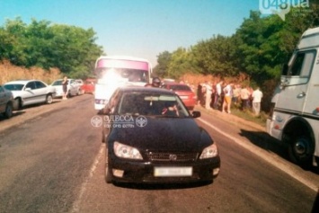 Подробности столкновения с пассажирским автобусом на одесской трассе: десяток пострадавших