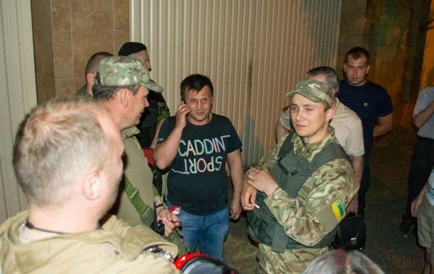 Евромайдановцы заняли здание Одесского обкома КПУ