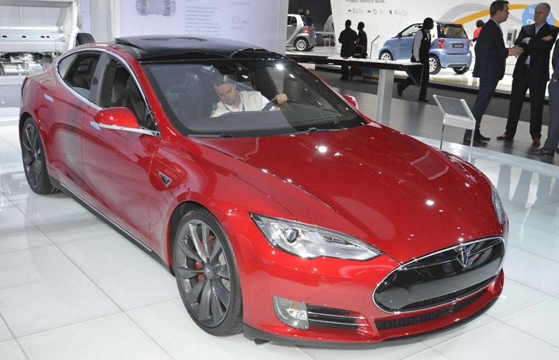 Tesla сворачивает программу быстрой смены батарей (ВИДЕО)