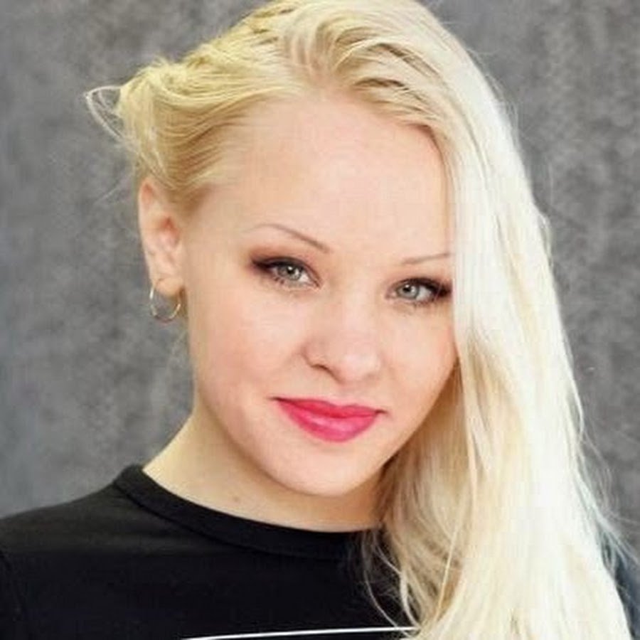 Порнозвезда из Екатеринбурга Любовь Бушуева грозит суицидом