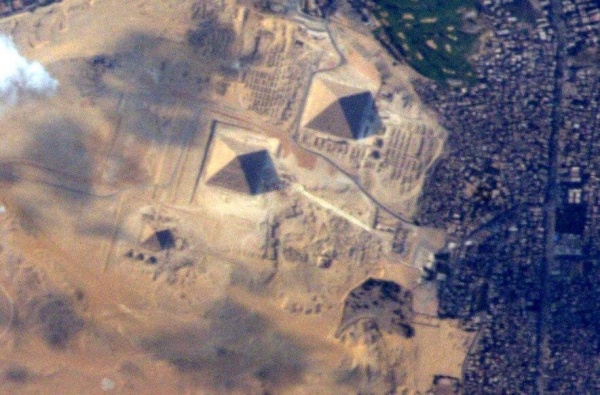 Астронавт NASA опубликовал фото египетских пирамид из космоса