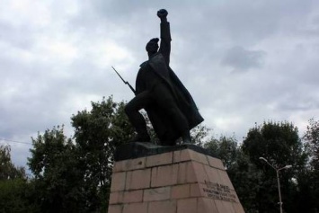 В Баштанке "спасли" памятник, который подлежал демонтажу из-за декоммунизации