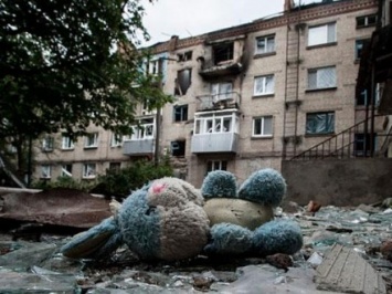 До двух тысяч гражданских лиц были убиты в результате обстрелов населенных пунктов на Донбассе