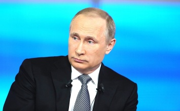 Путин решил вывести 30 млн россиян из теневой экономики - Bloomberg