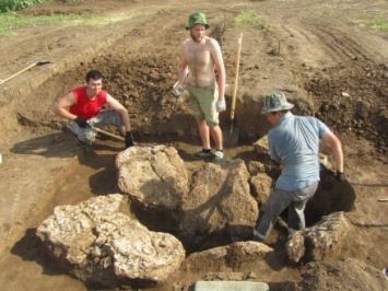 Останки великана обнаружили вблизи Мариуполя