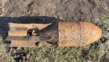 На Черниговщине в частном хозяйстве откопали авиационную бомбу