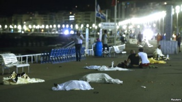 Трагедия во Франции: по меньше мере 80 погибших, более 100 раненых