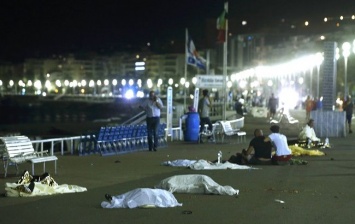Теракт в Ницце: появилось видео столкновения с толпой