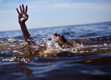 Двое мужчин утонули на водоемах Донецкой области