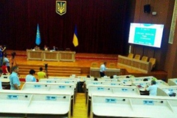 Карантин или саботаж среди депутатов облсовета: в Сумах резко заболели 37 народных избранников, еще 4 - не пришли