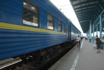 На лето пустили дополнительный поезд из Запорожья в Киев