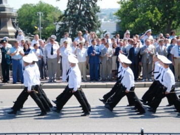 На службу по контракту в ВМС с начала года было отобрано около 2,5 тысяч человек