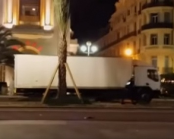 Теракт в Ницце: первое ВИДЕО уничтожения водителя грузовика