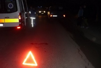 Под Одессой в результате столкновения микроавтобуса с грузовиком погиб человек