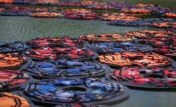 Ай Вэйвэй создал инсталляцию из 1000 спасательных жилетов