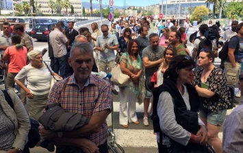 В Ницце эвакуировали аэропорт из-за подозрительного багажа