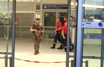 В Ницце в аэропорту проводили эвакуацию людей