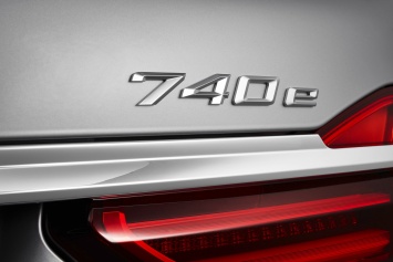 BMW официально презентовал гибридный седан 7 Series iPerformance