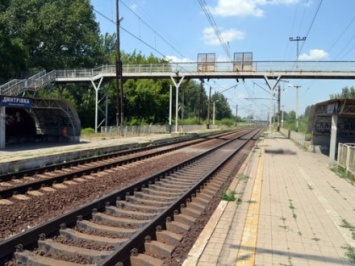 Пенсионер погиб под поездом в Донецкой области