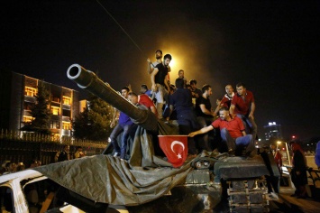 Переворот провалился: 10 итогов ночных событий в Турции