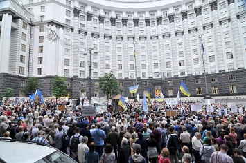 Протесты по экономическим причинам в Украине никогда не были успешными - социолог