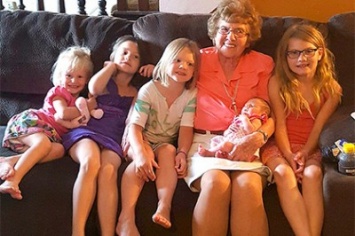 86-я правнучка родилась в США у 86-летней бабушки
