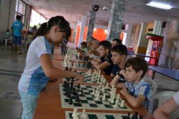 В Каменском стартовал шахматный фестиваль