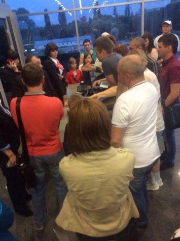 В Болгарии из аэропорта уже более суток не могут вылететь 150 украинцев, - МИД