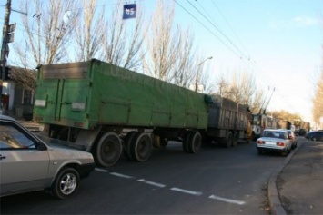 В Николаев грузовики будут пускать при температуре ниже 28°